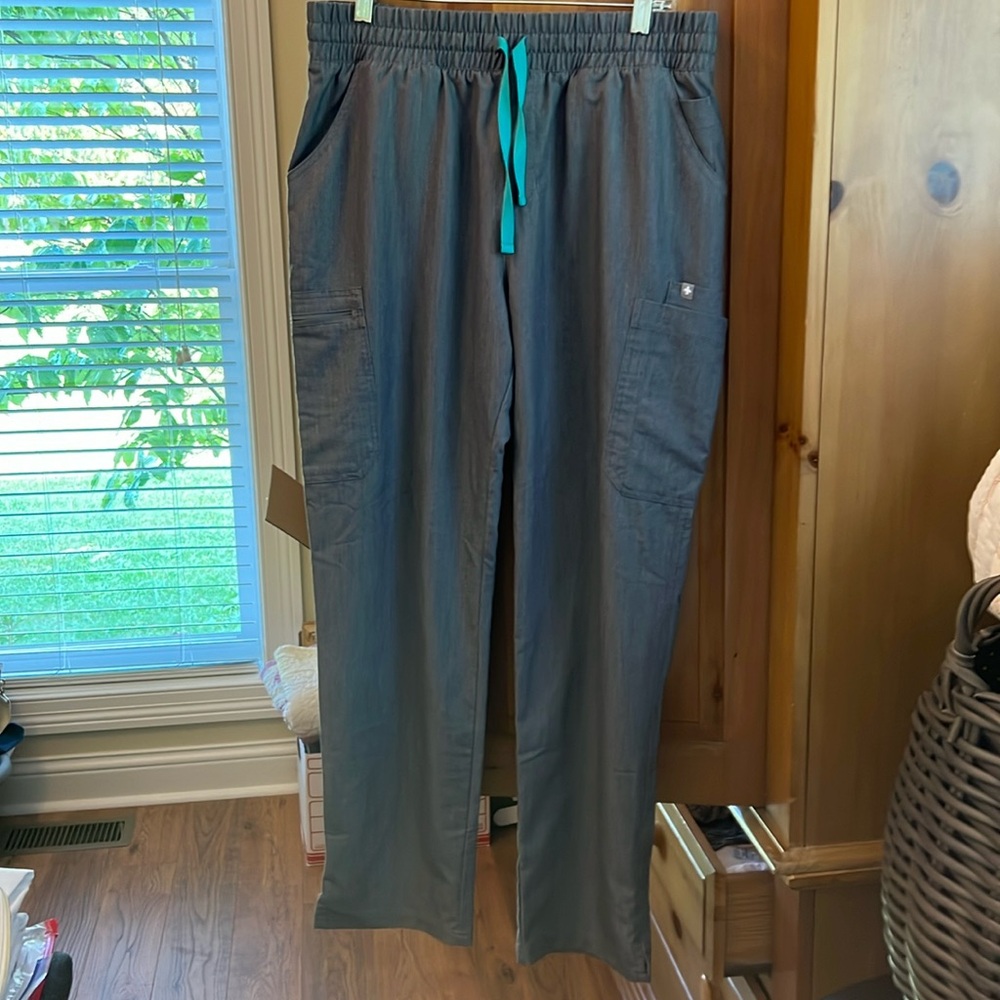 FIGS Cargo scrub pants